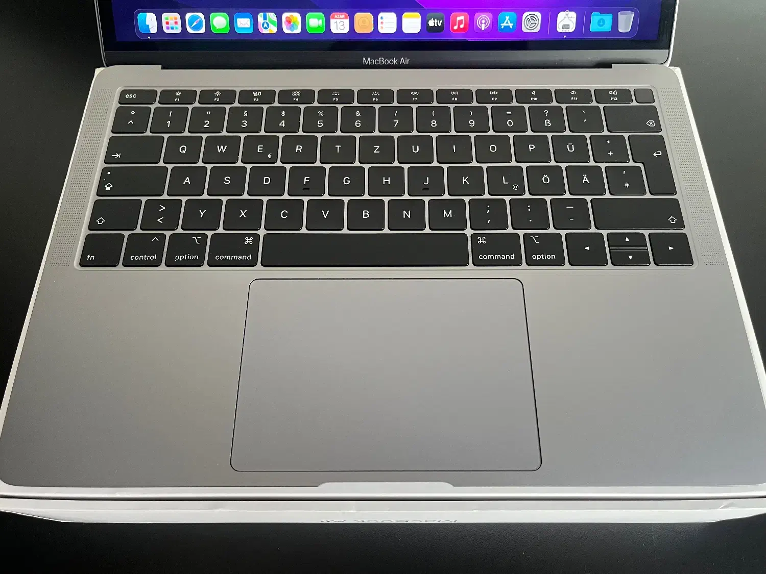 مک بوک Air 2019 پارتنامبر آلمان