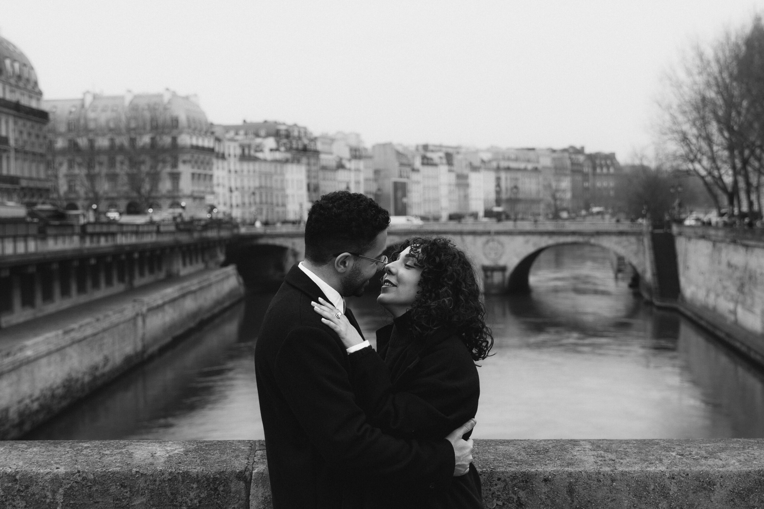 سرویس عکس و فیلم در فرانسه